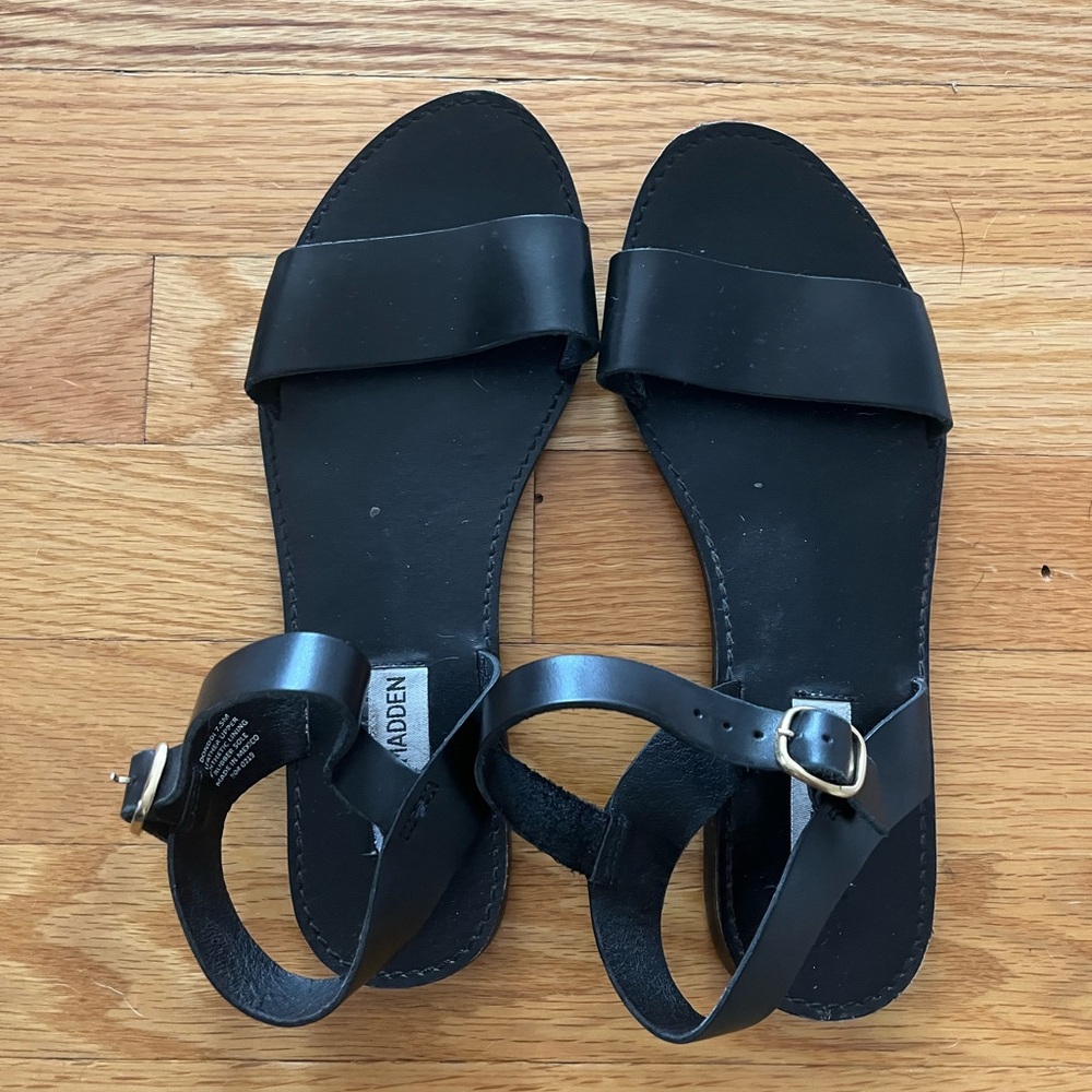 Steve Madden Women's Donddi Black Sandals